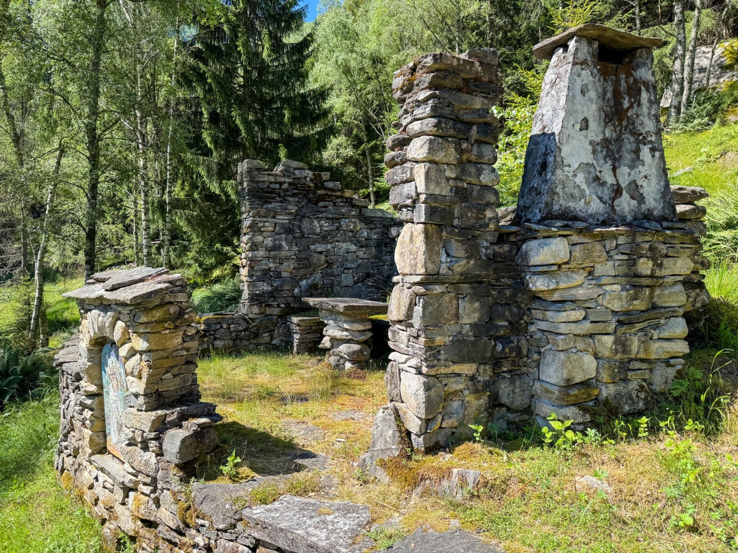 Opere in muratura risalenti a tempi molto lontani.