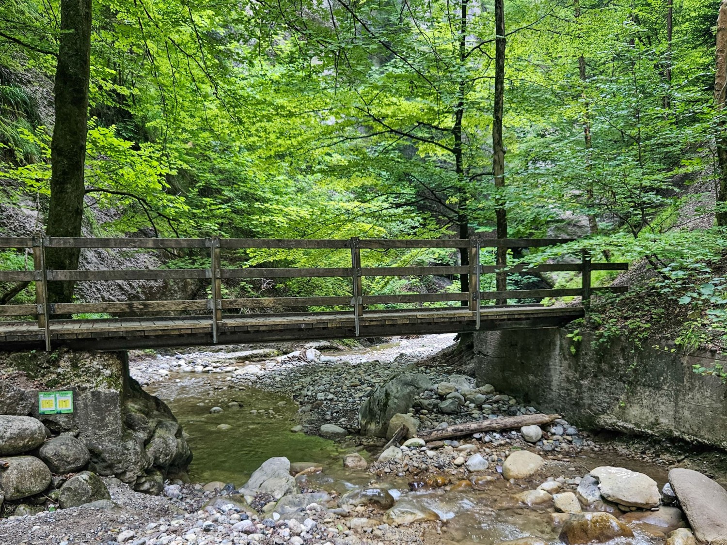 Attorno al letto del torrente si trovano dei punti adatti per accendere il fuoco.
