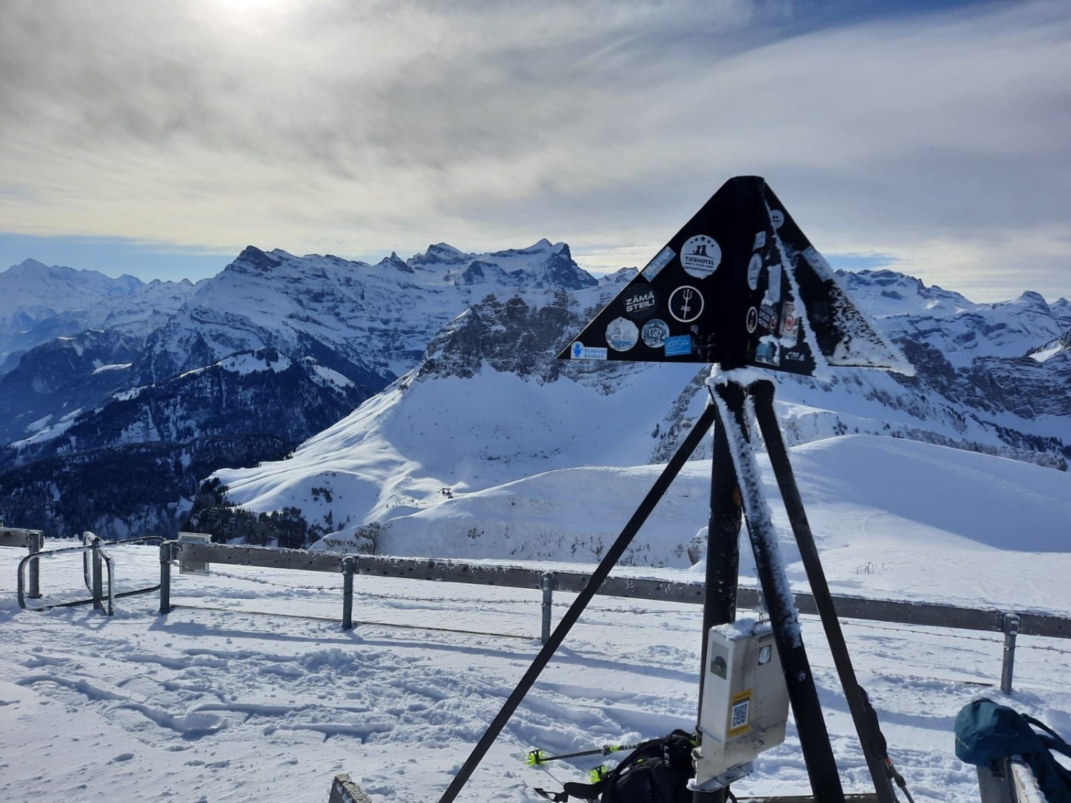 Abwechslungsreiche Schneeschuhtour im Niederbauengebiet mit beeindruckenden Ausblicken auf die umliegenden Berge