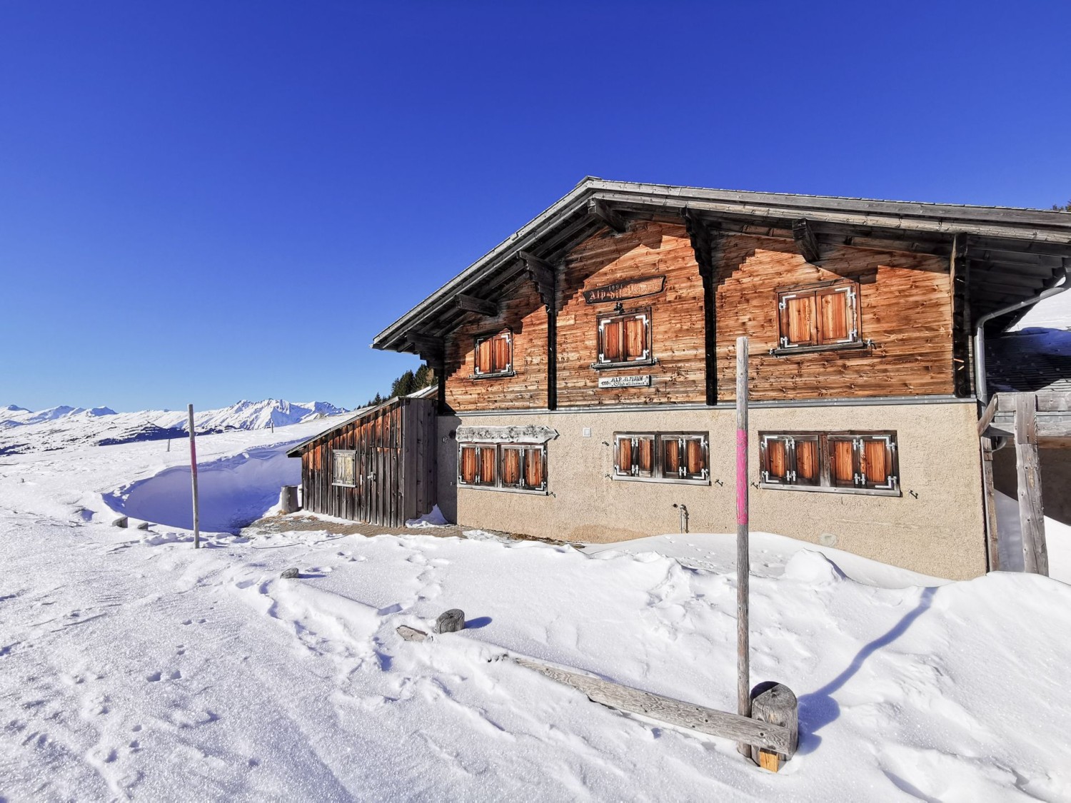 Das Alpbeizli auf der Alp dil Plaun ist im Winter leider geschlossen.