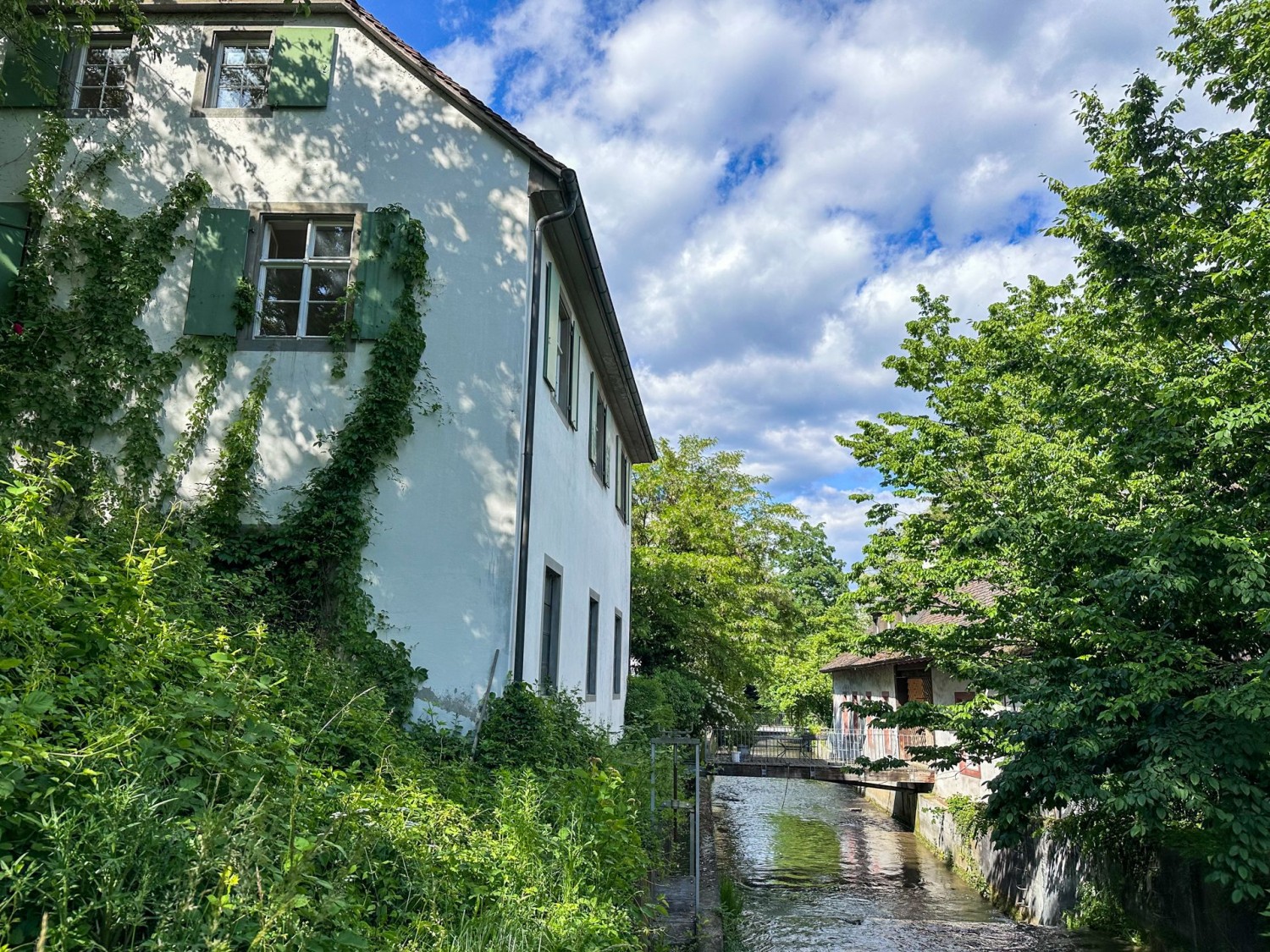 Die Wanderung führt vorbei am historischen Brunnwerk St. Jakob