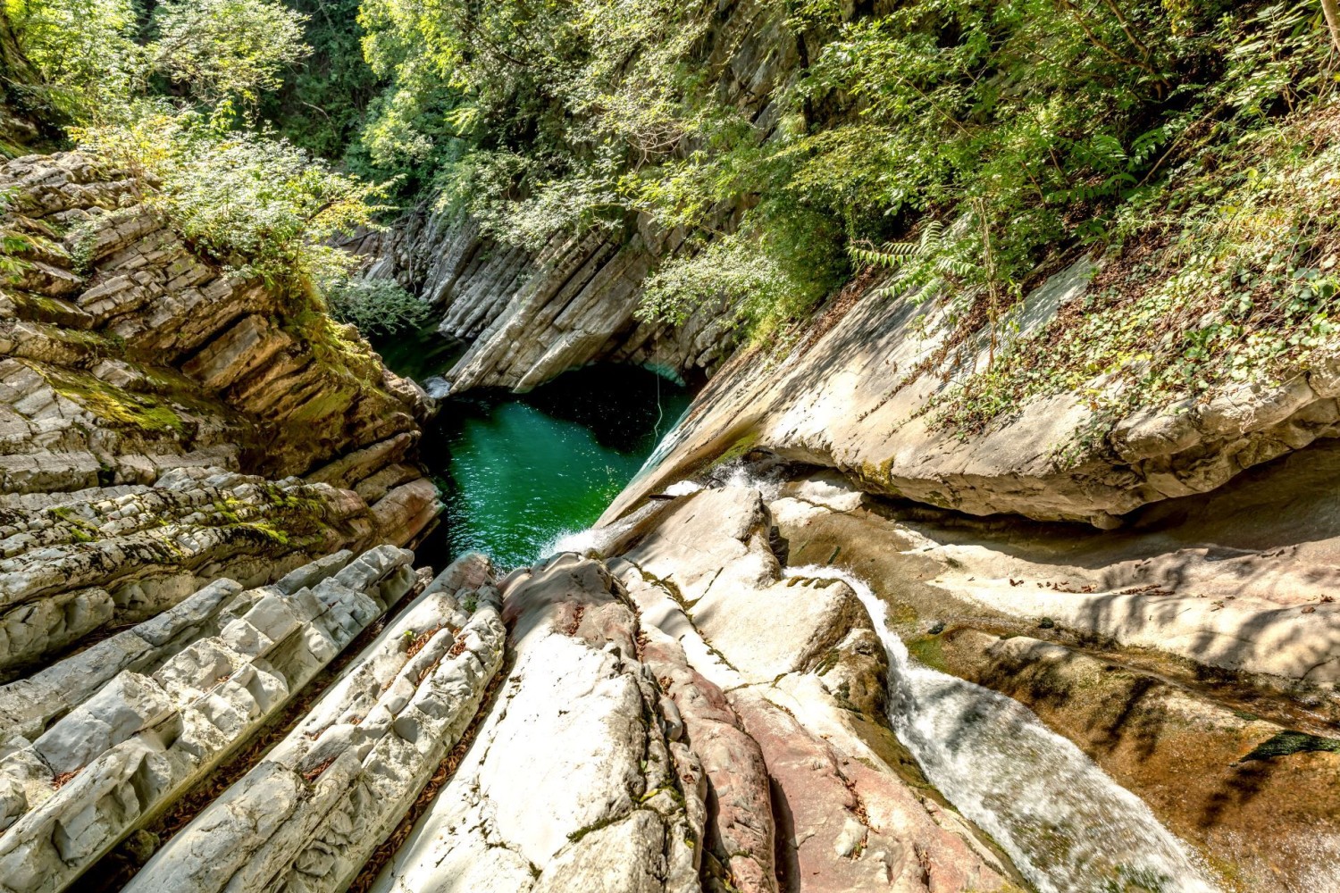 Piscina naturale nel Parco Gole della Breggia.
